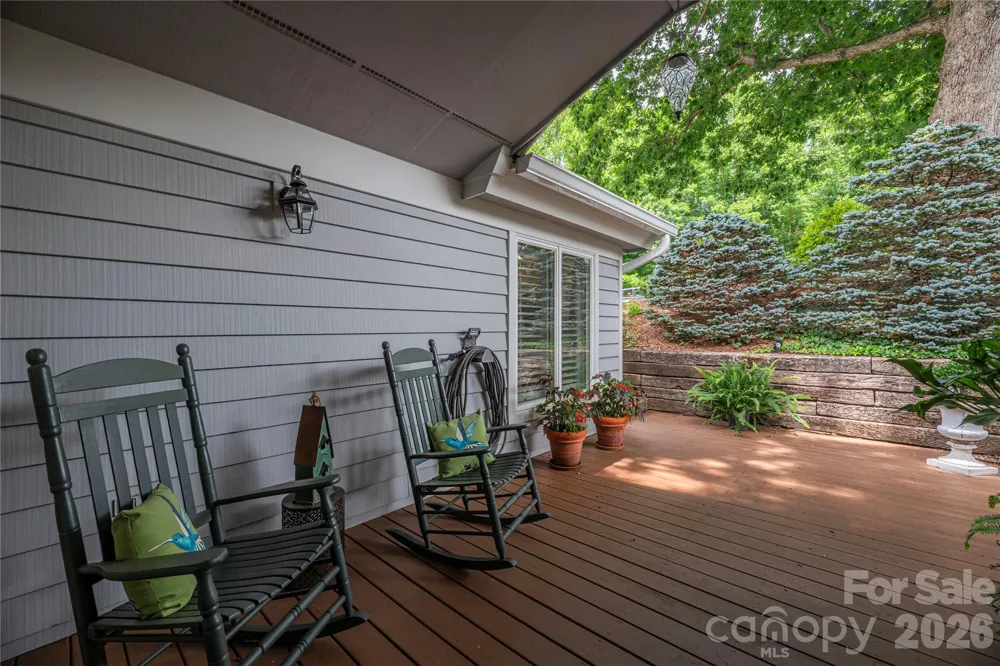 94 Oakcrest Lane Waynesville, NC 28786