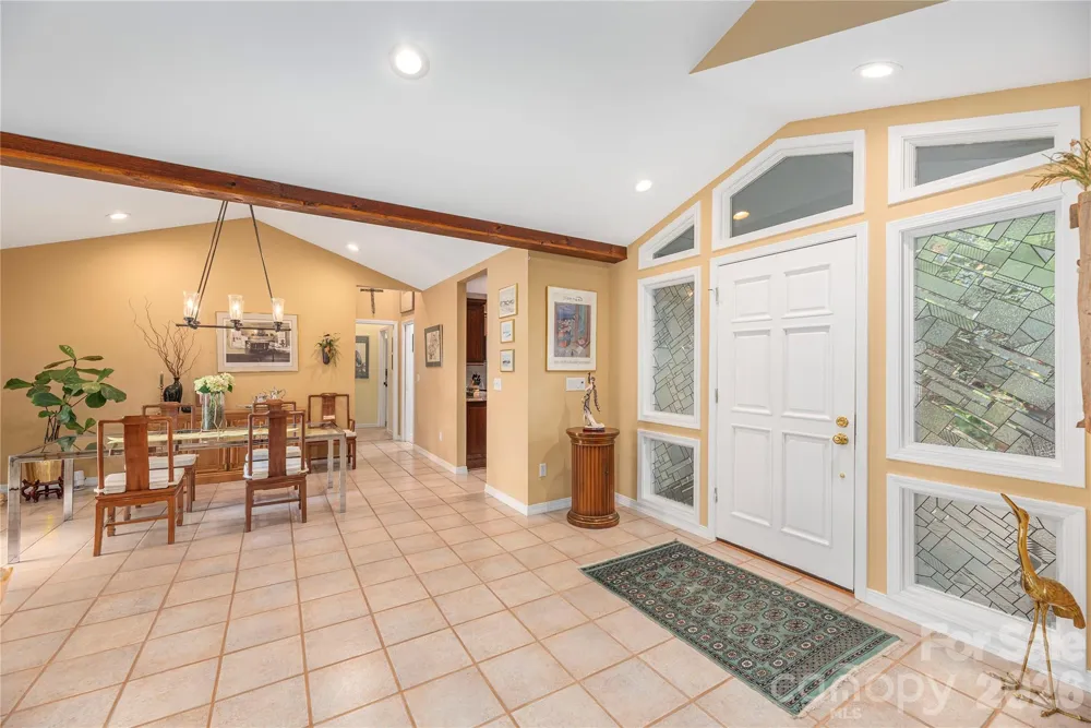 94 Oakcrest Lane Waynesville, NC 28786
