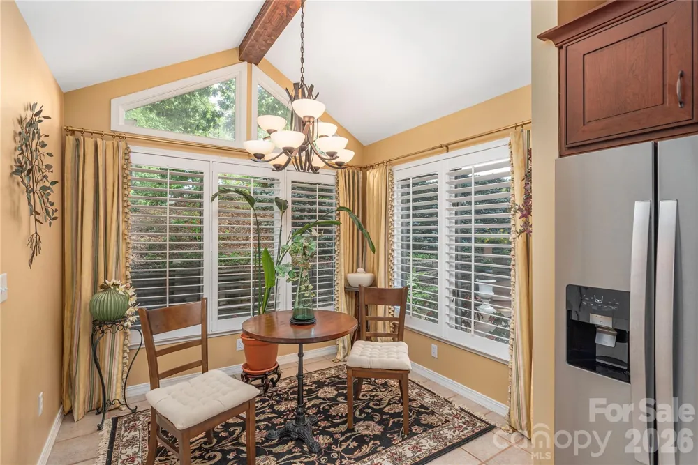 94 Oakcrest Lane Waynesville, NC 28786
