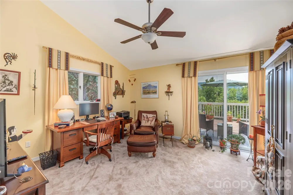 94 Oakcrest Lane Waynesville, NC 28786