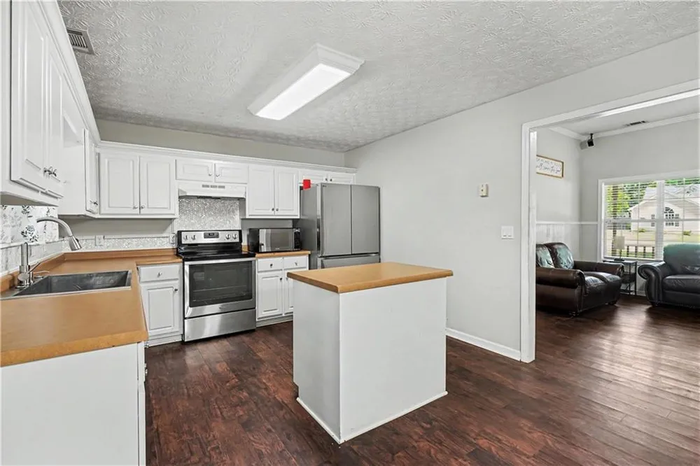1857 High Green Drive Statham, GA 30666