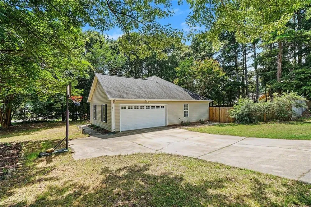 1857 High Green Drive Statham, GA 30666