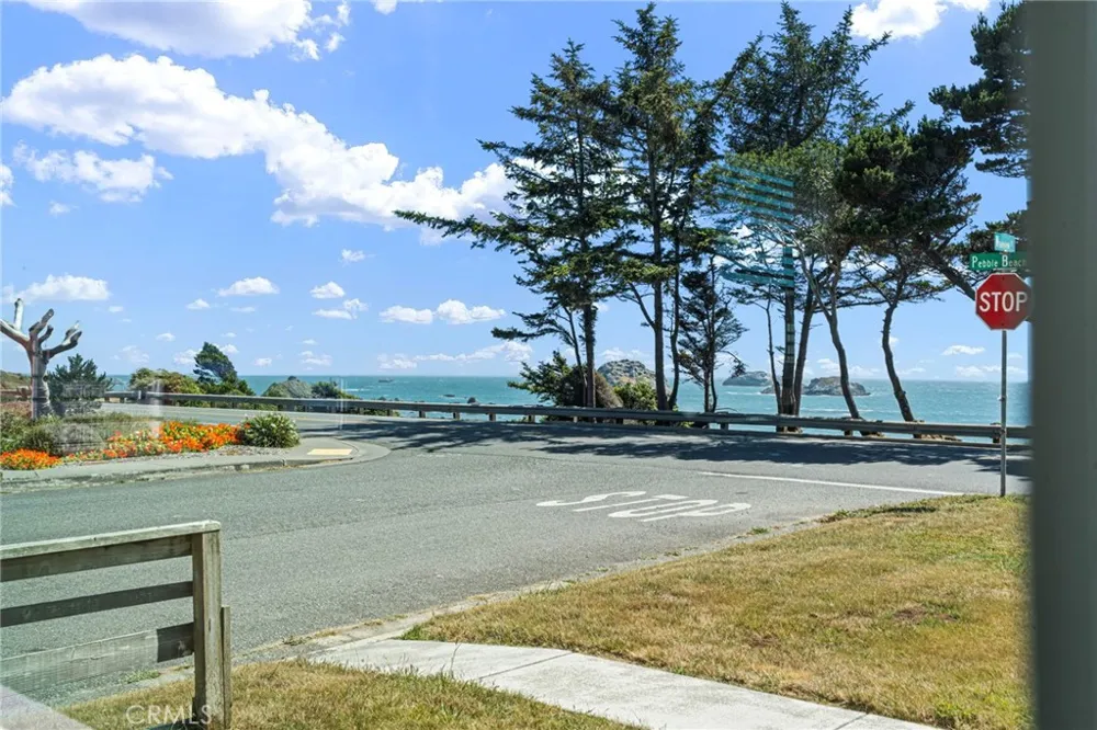 424 Pebble Beach Crescent City, CA 95531