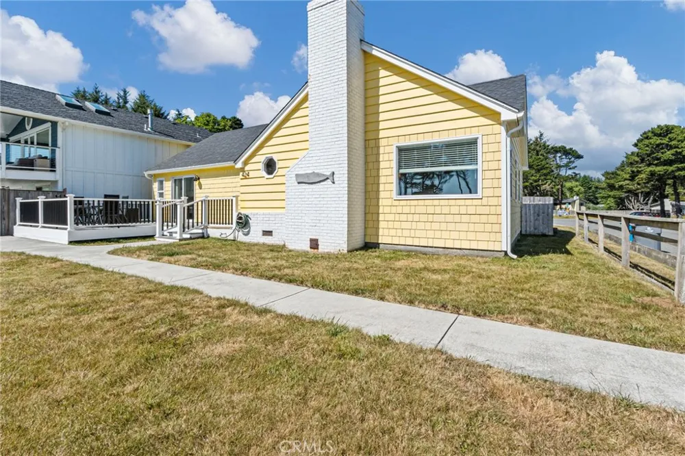 424 Pebble Beach Crescent City, CA 95531