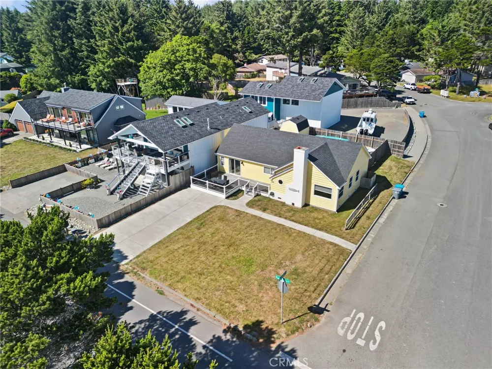 424 Pebble Beach Crescent City, CA 95531