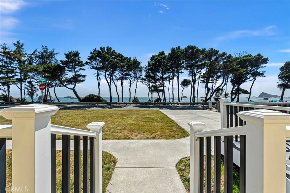424 Pebble Beach Crescent City, CA 95531