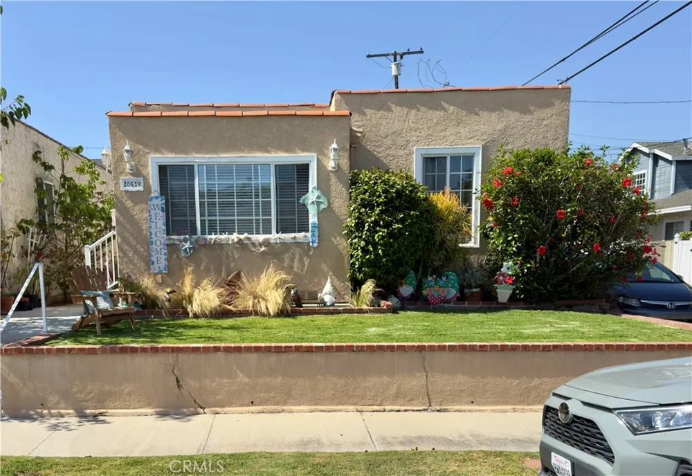 2063 W 220th Street Torrance, CA 90501
