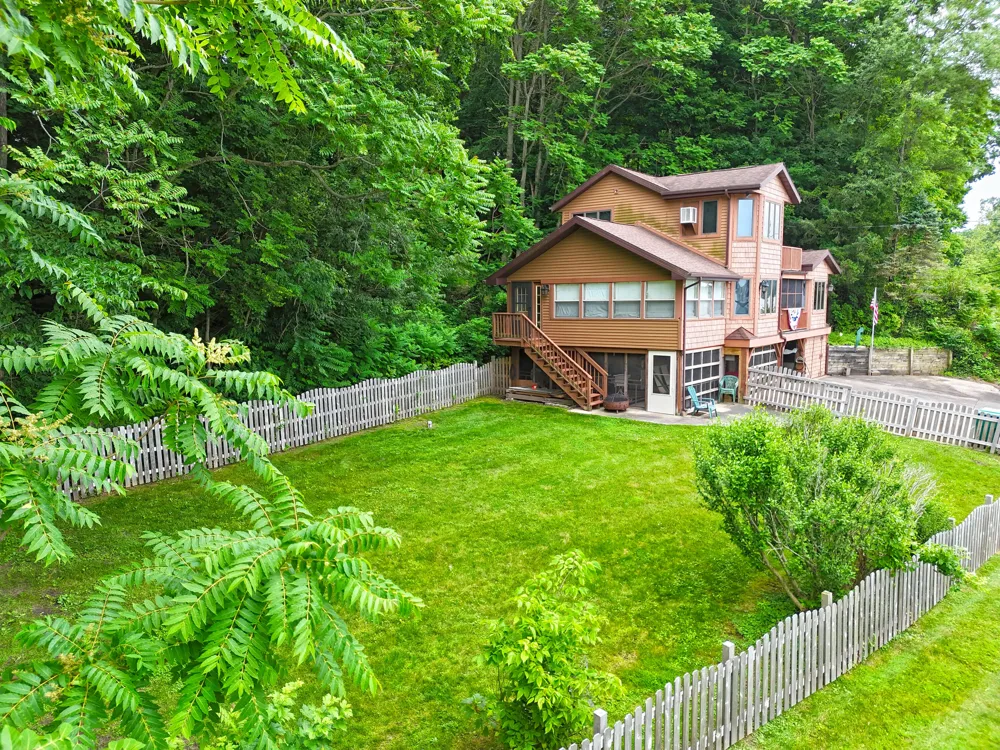 54891 Indian Lake Road Dowagiac, MI 49047