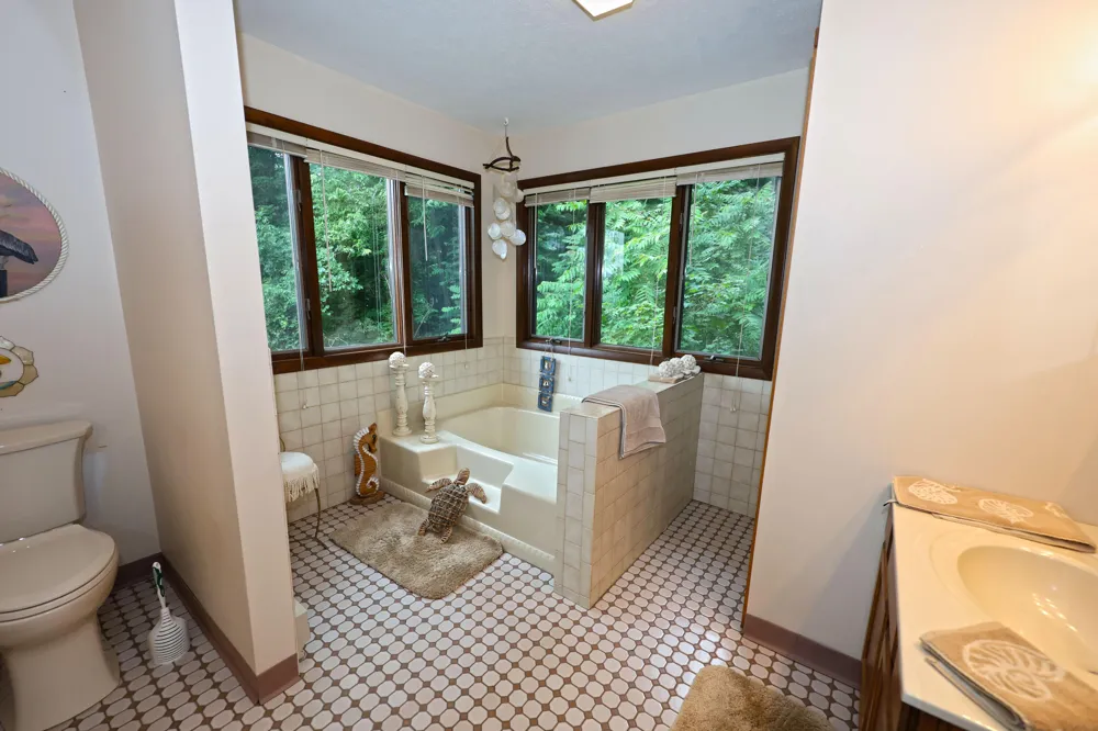 54891 Indian Lake Road Dowagiac, MI 49047