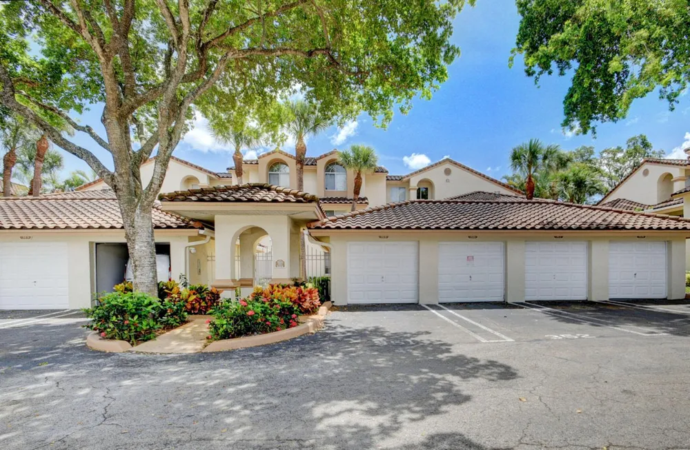 9204 Glenmoor Drive West Palm Beach, FL 33409