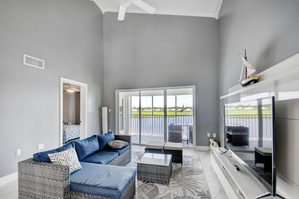 9204 Glenmoor Drive West Palm Beach, FL 33409