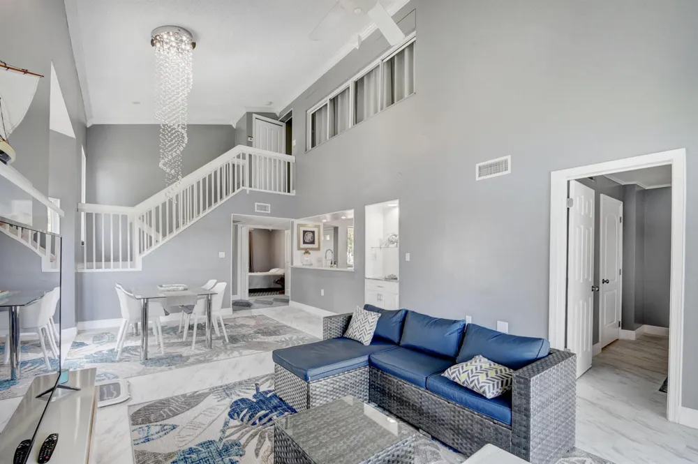 9204 Glenmoor Drive West Palm Beach, FL 33409