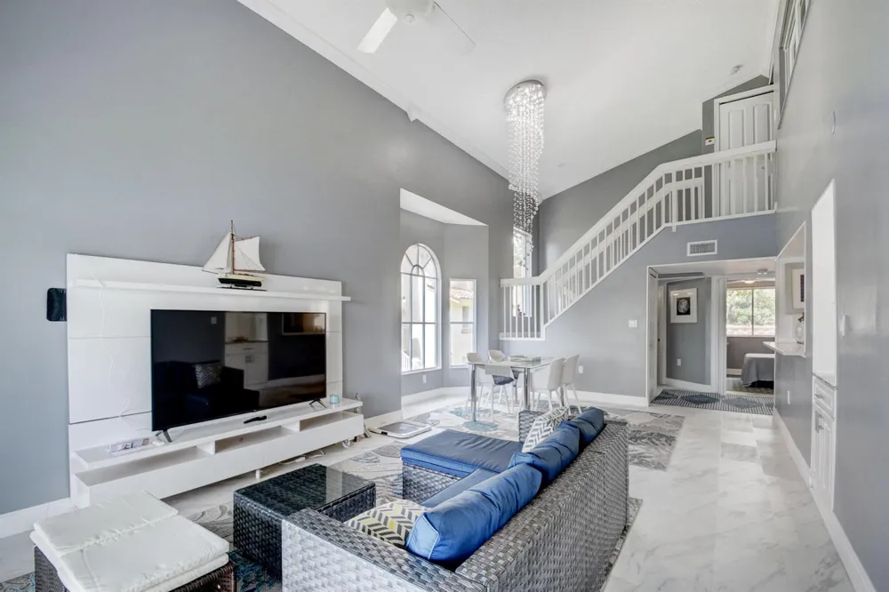 9204 Glenmoor Drive West Palm Beach, FL 33409
