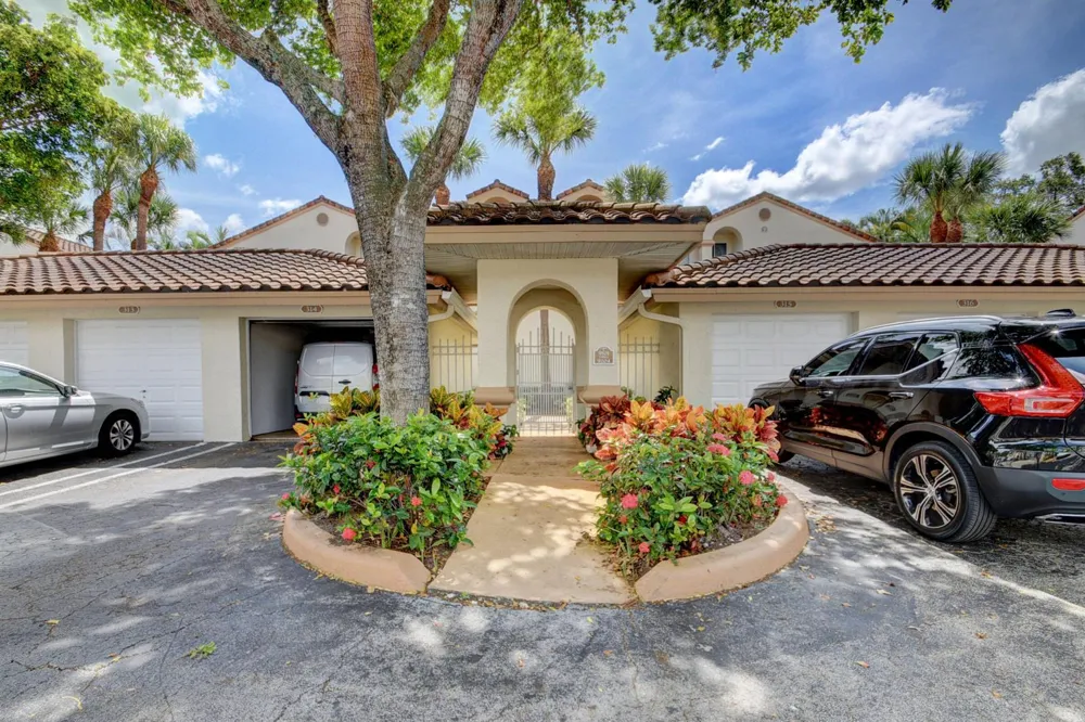9204 Glenmoor Drive West Palm Beach, FL 33409