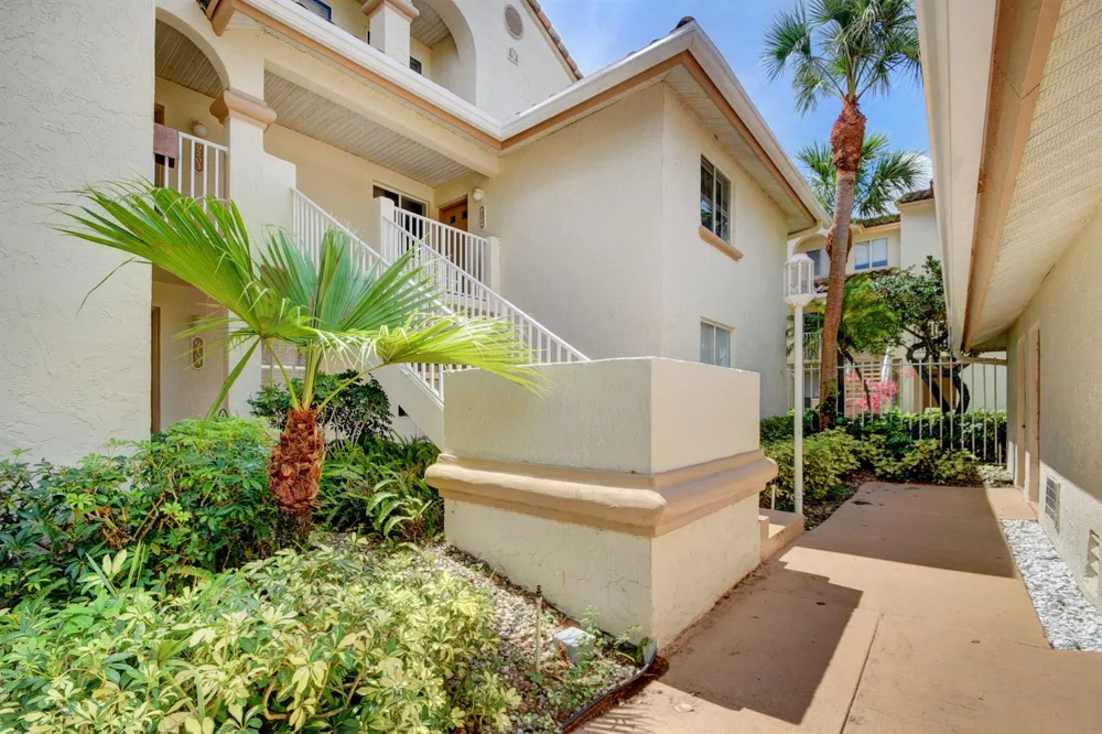 9204 Glenmoor Drive West Palm Beach, FL 33409