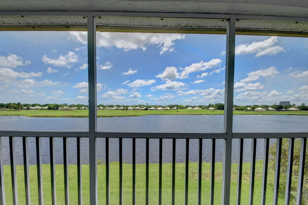 9204 Glenmoor Drive West Palm Beach, FL 33409