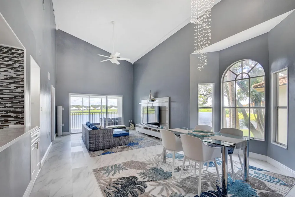 9204 Glenmoor Drive West Palm Beach, FL 33409