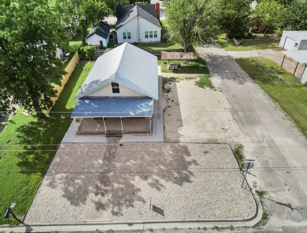 1003 W 5th Street Clifton, TX 76634