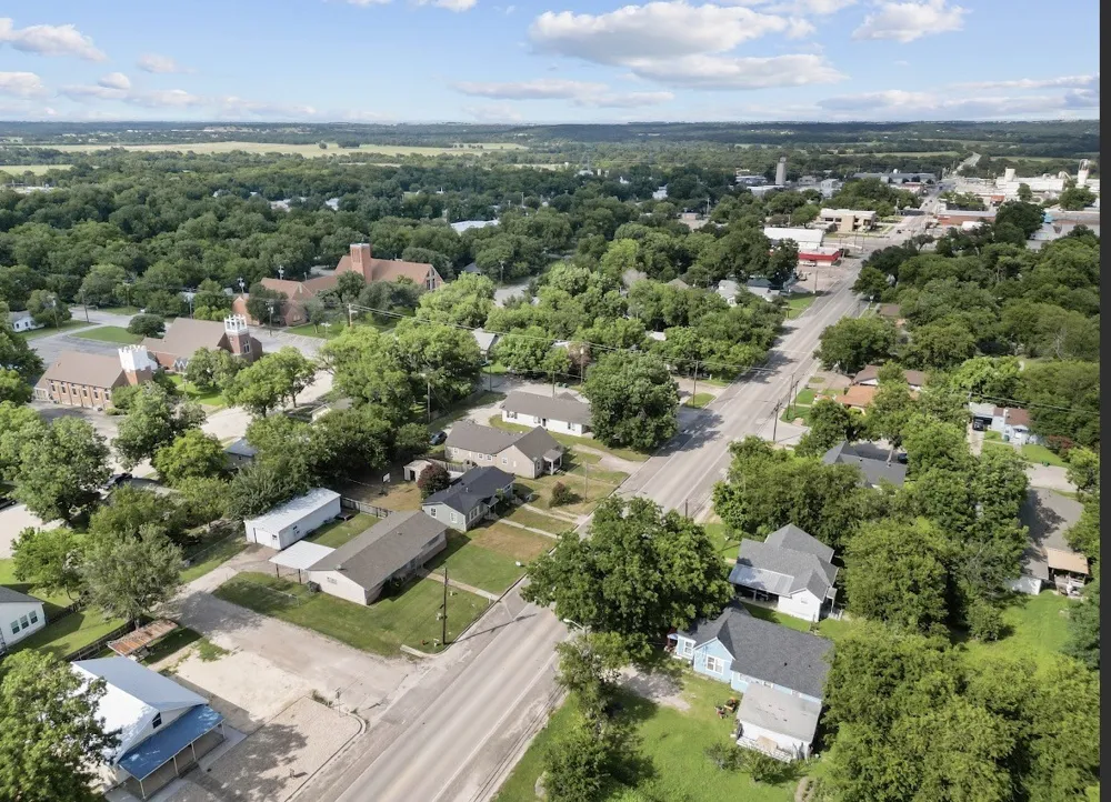 1003 W 5th Street Clifton, TX 76634