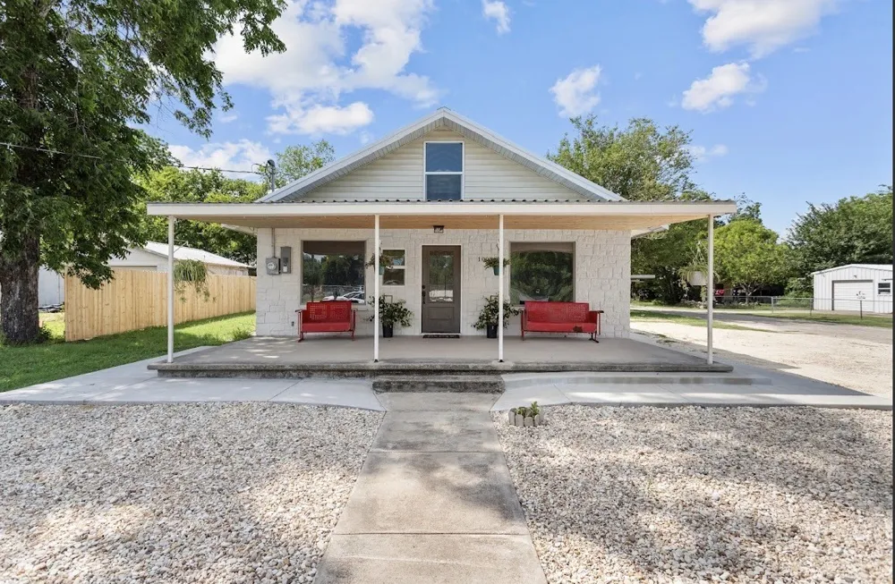 1003 W 5th Street Clifton, TX 76634