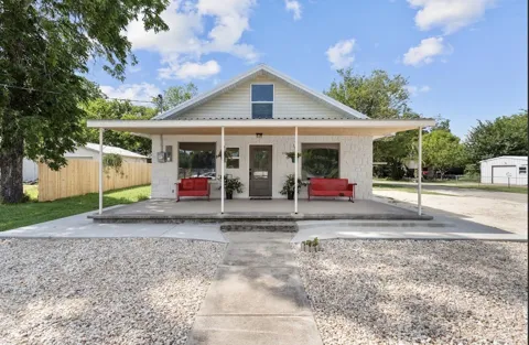 1003 W 5th Street