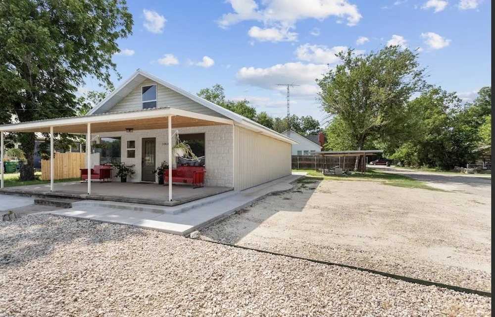 1003 W 5th Street Clifton, TX 76634