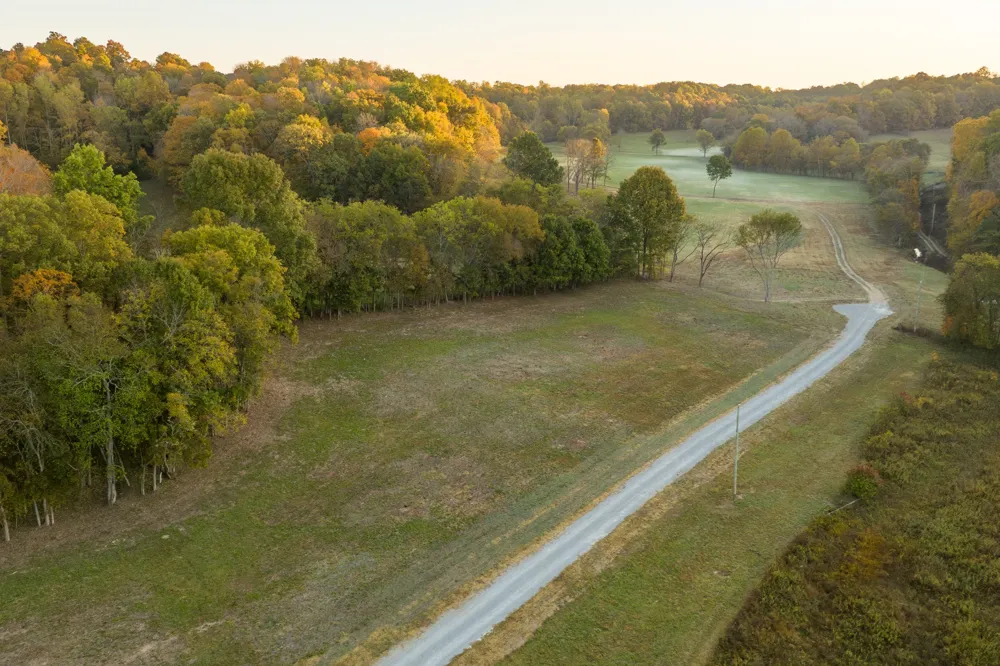 3899 Boston Theta Road Thompsons Station, TN 37179