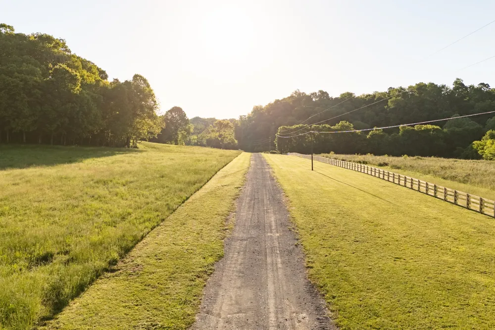 3899 Boston Theta Road Thompsons Station, TN 37179