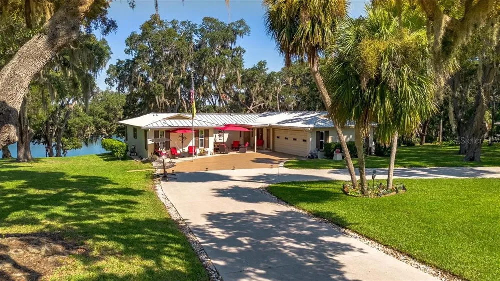 10522 SE 146TH TERRACE ROAD Ocklawaha, FL 32179