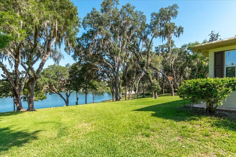 10522 SE 146TH TERRACE ROAD Ocklawaha, FL 32179