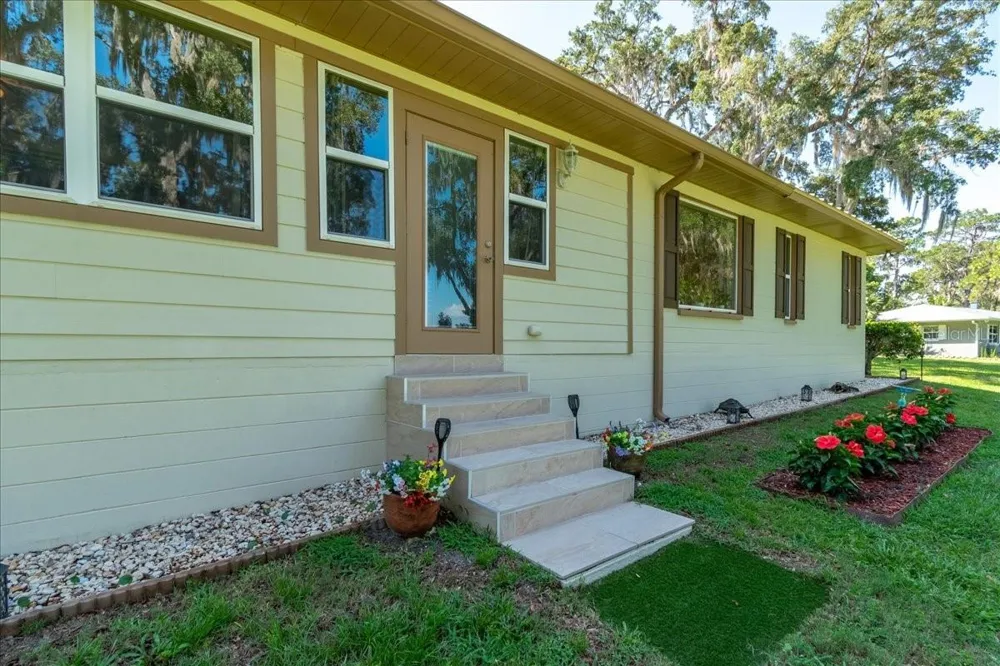 10522 SE 146TH TERRACE ROAD Ocklawaha, FL 32179