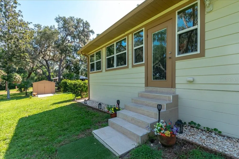 10522 SE 146TH TERRACE ROAD Ocklawaha, FL 32179