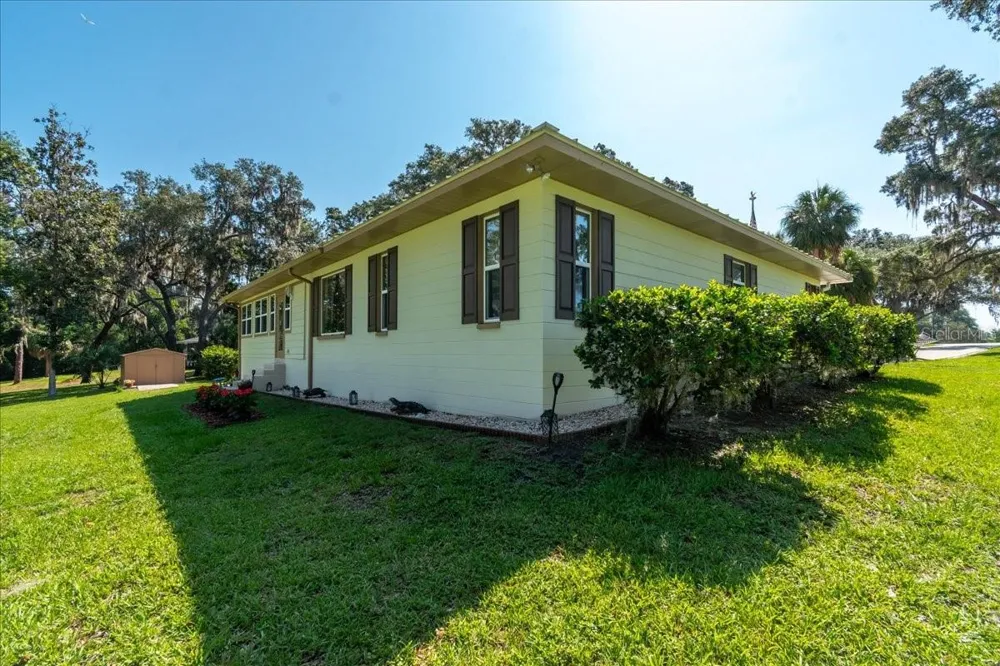 10522 SE 146TH TERRACE ROAD Ocklawaha, FL 32179