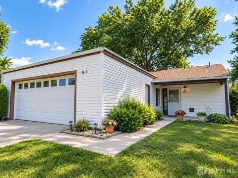 96 Salix Plaza #C