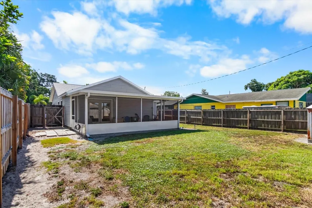 1219 MACKERAL AVENUE Sarasota, FL 34237
