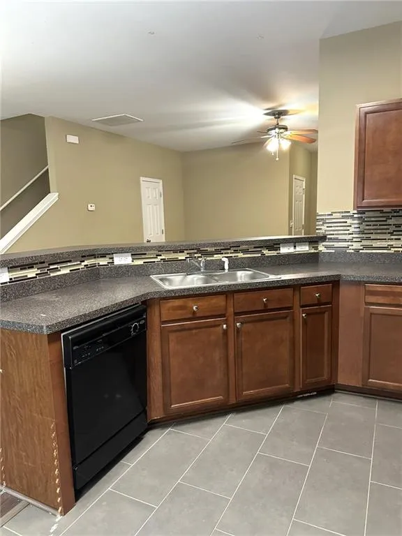 538 Oakside Place Acworth, GA 30102