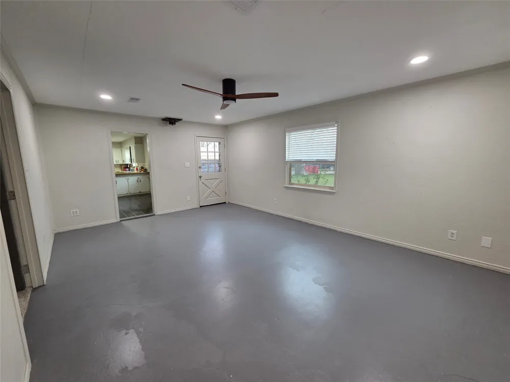 484 County Road 1206 Savoy, TX 75479