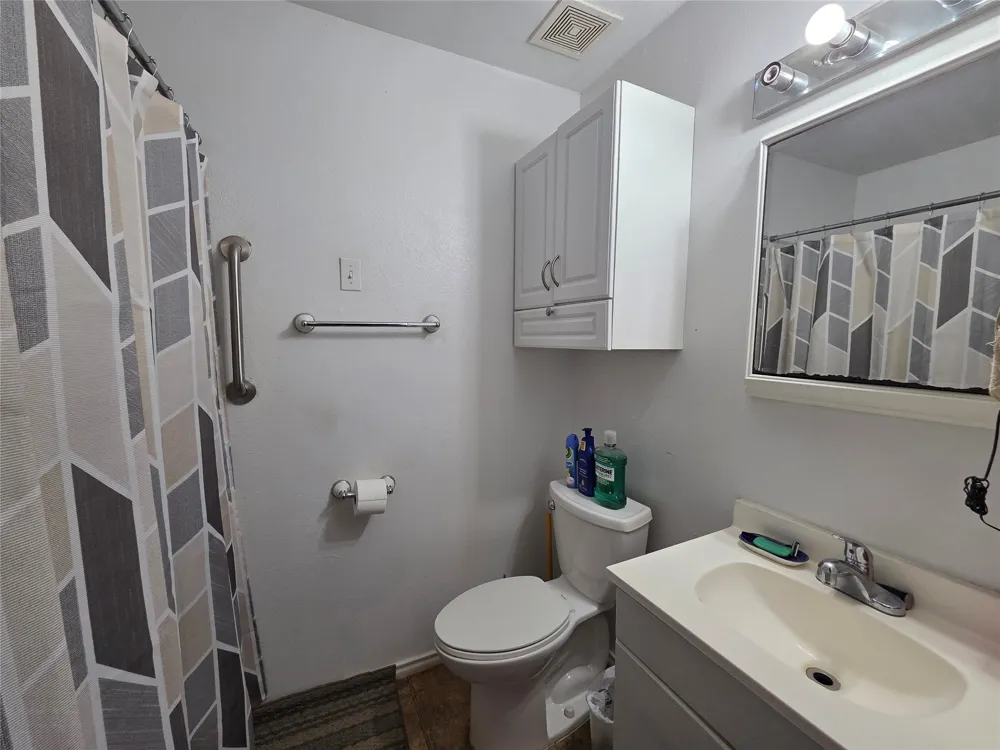 484 County Road 1206 Savoy, TX 75479