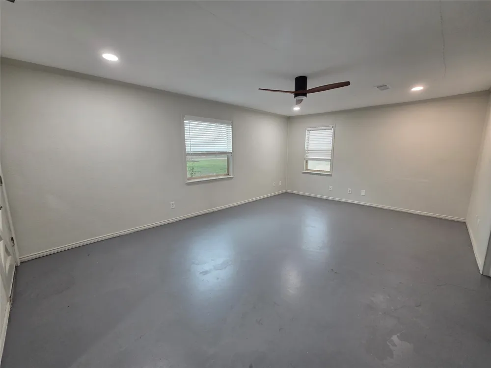484 County Road 1206 Savoy, TX 75479