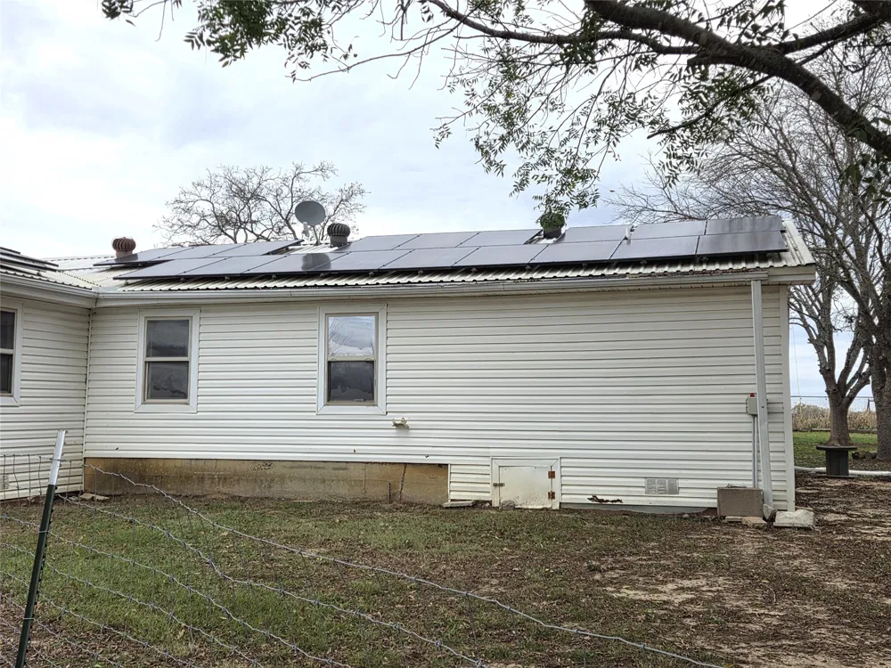484 County Road 1206 Savoy, TX 75479