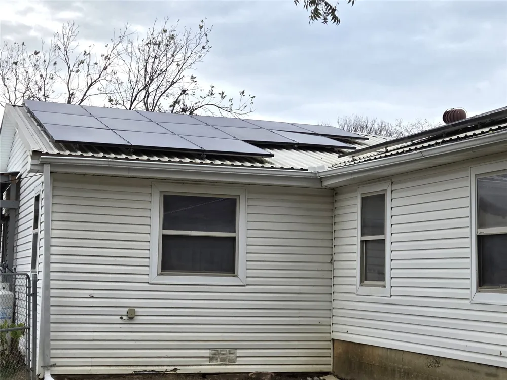 484 County Road 1206 Savoy, TX 75479