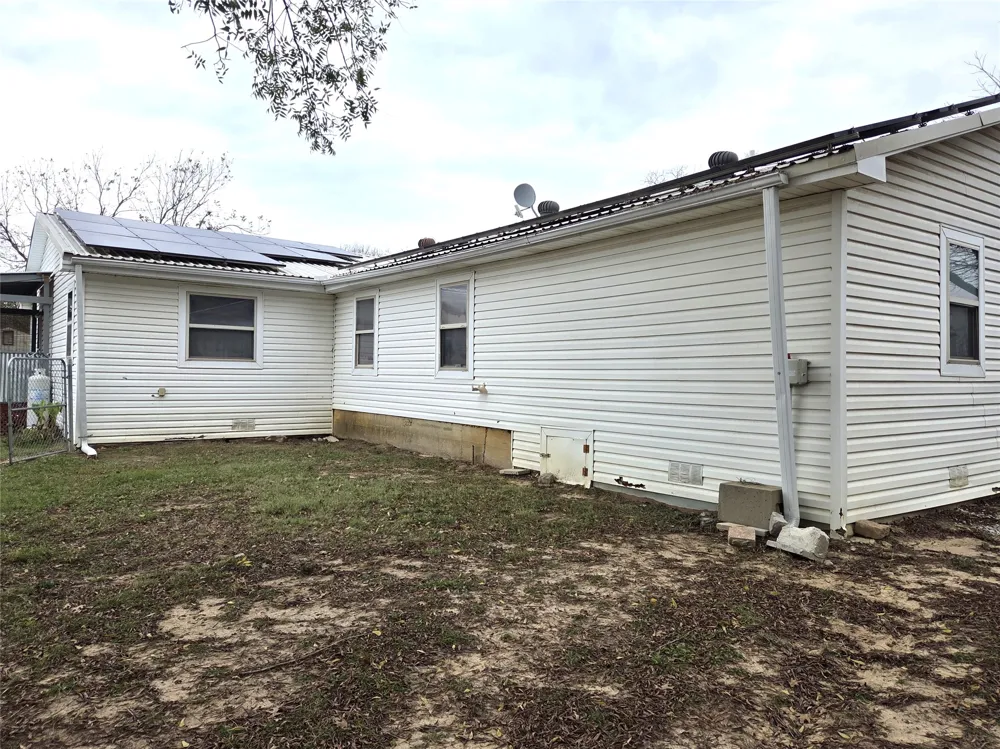 484 County Road 1206 Savoy, TX 75479