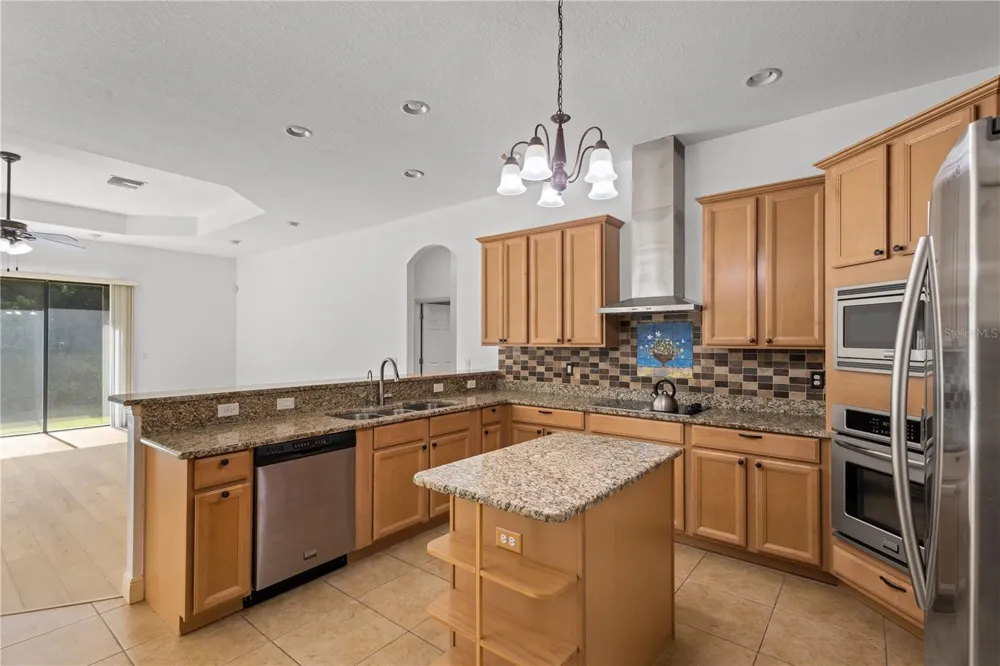 14834 MAN O WAR DRIVE Odessa, FL 33556