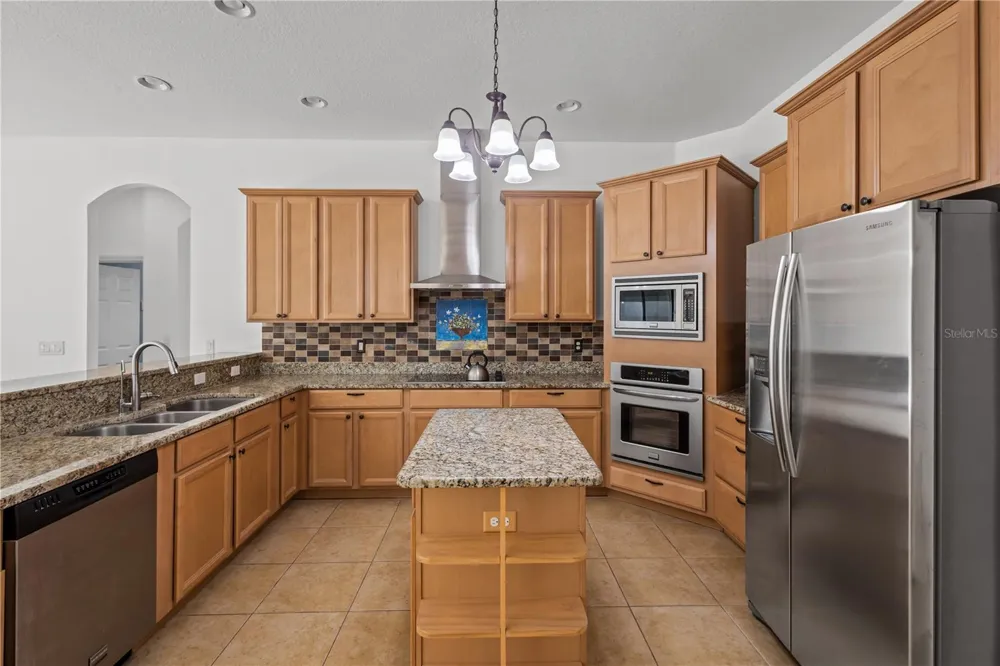 14834 MAN O WAR DRIVE Odessa, FL 33556