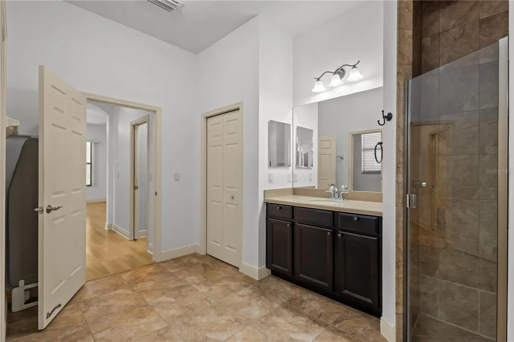 14834 MAN O WAR DRIVE Odessa, FL 33556
