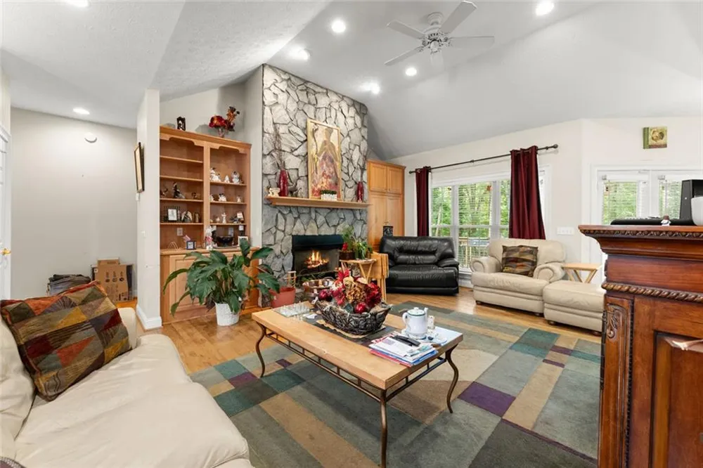 393 Brookwood Drive Lavonia, GA 30553