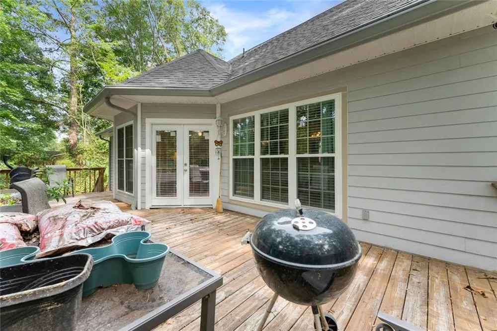 393 Brookwood Drive Lavonia, GA 30553