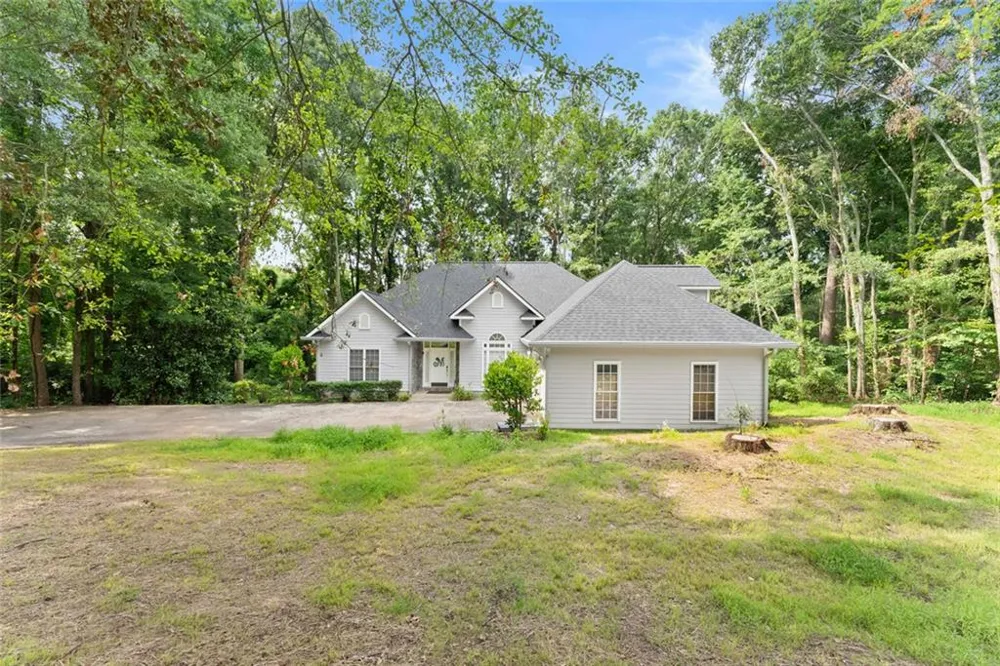 393 Brookwood Drive Lavonia, GA 30553