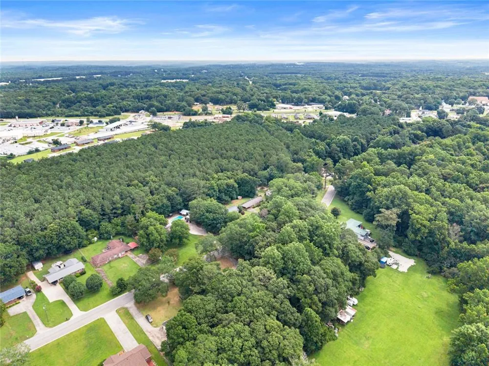 393 Brookwood Drive Lavonia, GA 30553