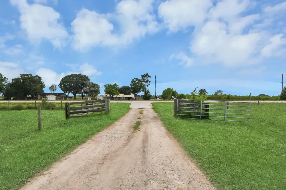 20103 Highway 36 - Unit A Guy, TX 77444